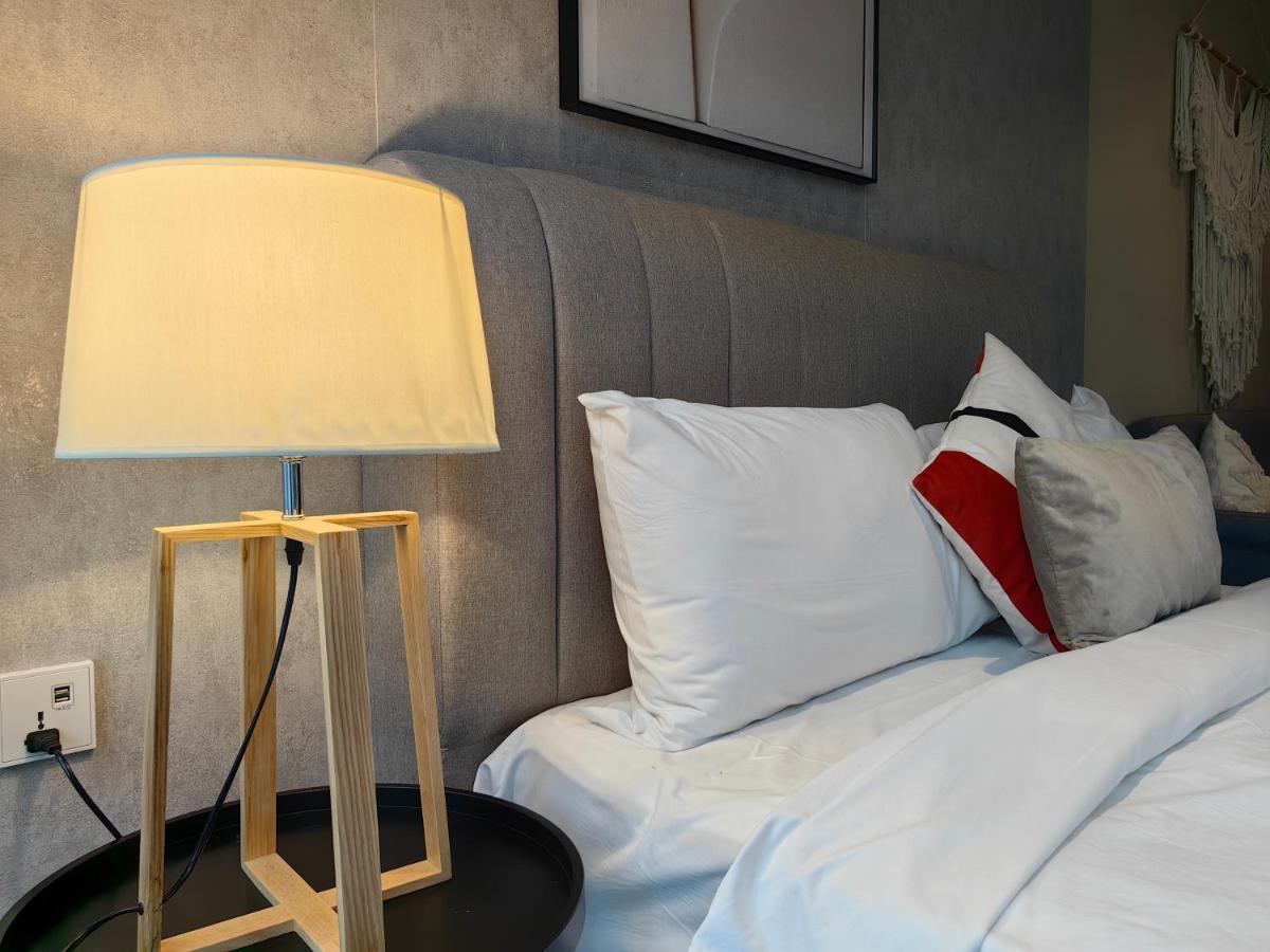 Scarletz Suites Klcc By De Harlequins Guesthouse Kuala Lumpur Eksteriør billede